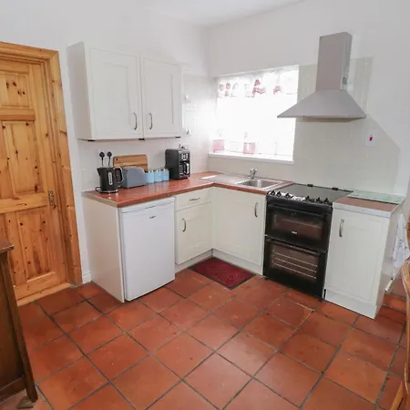 7 Aikenhead Terrace * Foxford