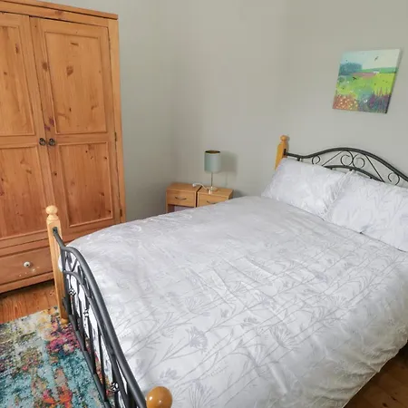 7 Aikenhead Terrace *