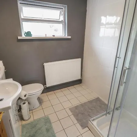 7 Aikenhead Terrace